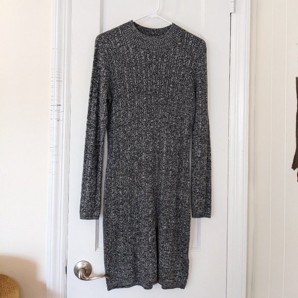 Abercrombie & Fitch Cable Knit Sweater Dress in Heathered Gray, Like New / NWOT - Picture 10 of 11